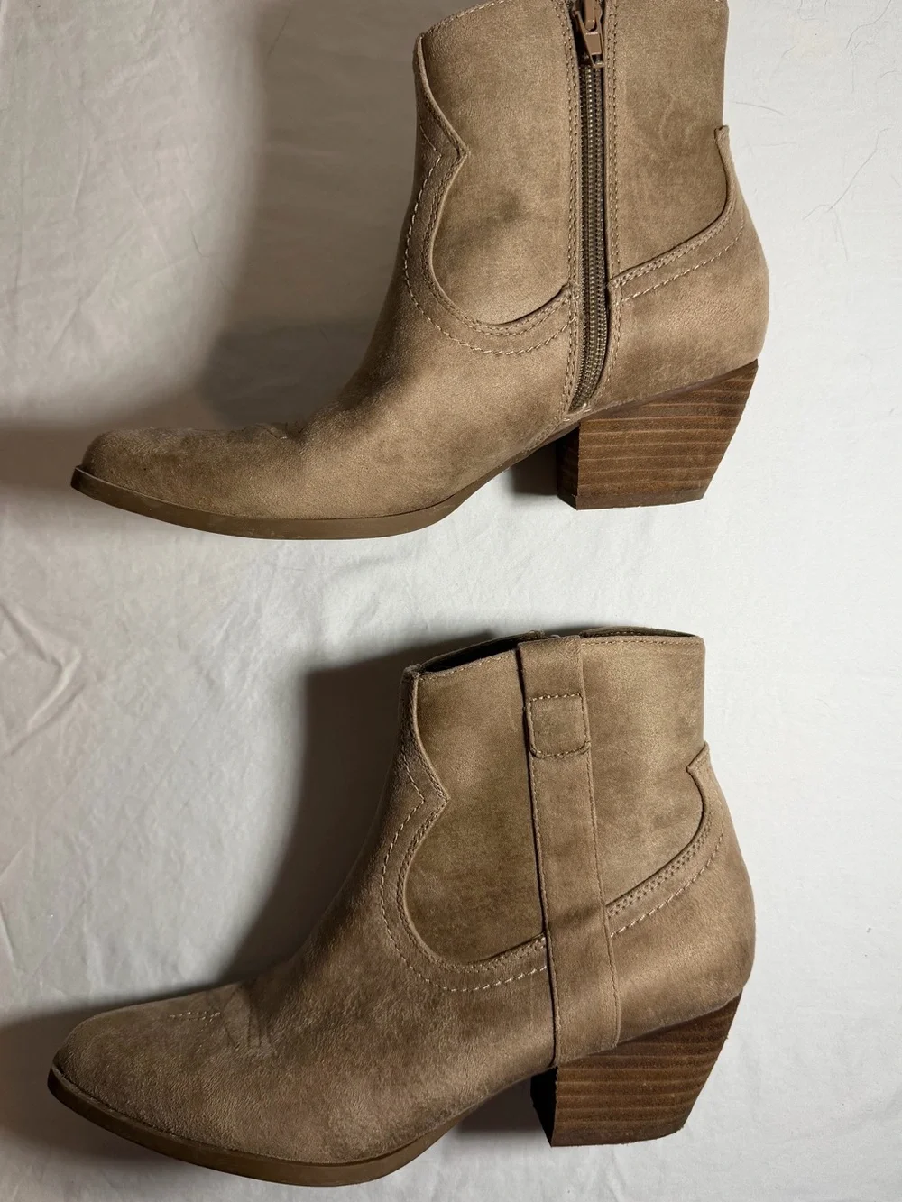 Dolce Vita stylish taupe